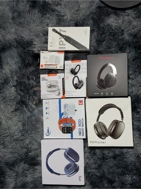 Bundle deal multiple different Headphones in Branded Packagin brand new